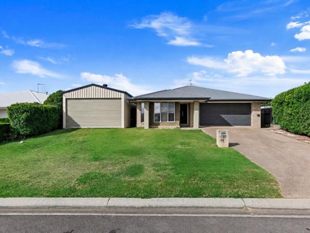 Spacious & Versatile Family Living in a Convenient Urraween Pocket