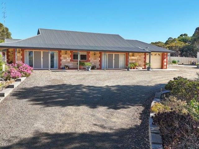 Spacious & Versatile Family Sized Home