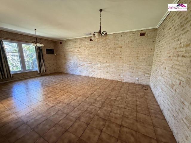 SPACIOUS & VERSATILE HOME SHORT TERM 6 MONTH LEASE
