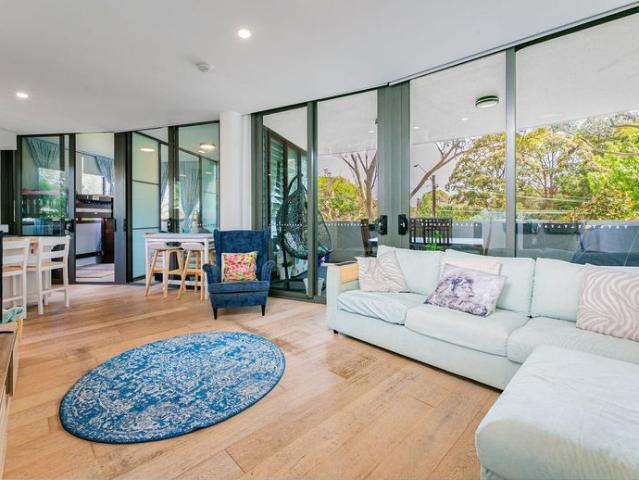 Spacious versatile unit in the hub of St Ives
