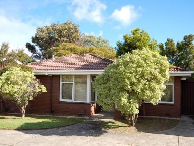 Spacious Villa Unit and Quiet Convenient Location