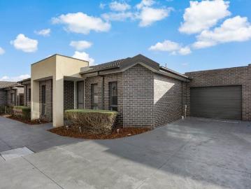 Spacious Villa Unit in Superb Township Location