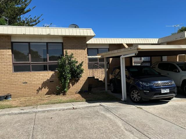 Spacious Villa Unit in the Heart of Frankston