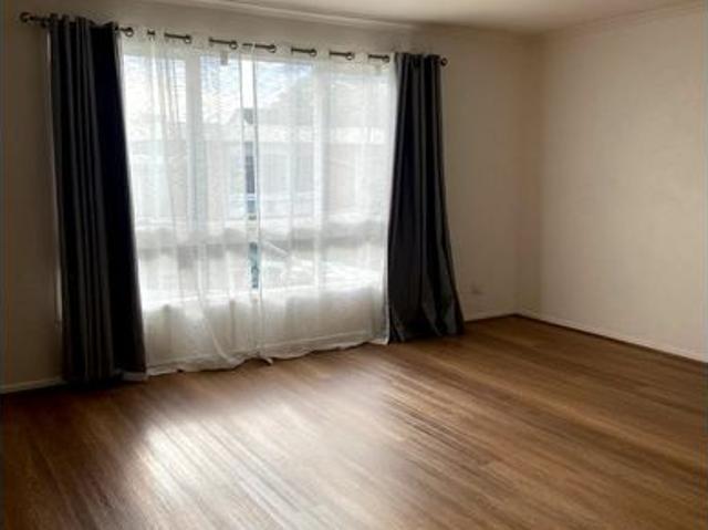 Spacious Villa Unit in the Heart of Frankston