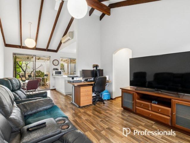 SPACIOUS VILLA WITH CHARACTER AND GENEROUS OUTDOOR LIVING