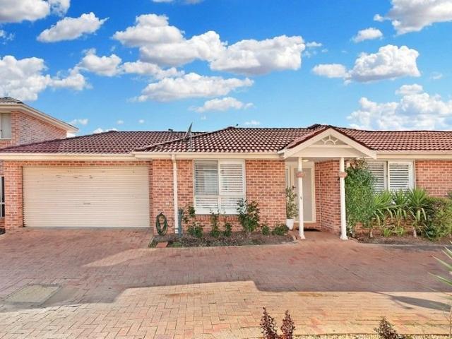 Spacious Villa in the Perfect Location!