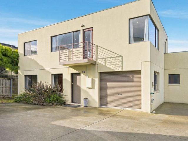 Spacious Villa Living in Sought After Montagu Bay