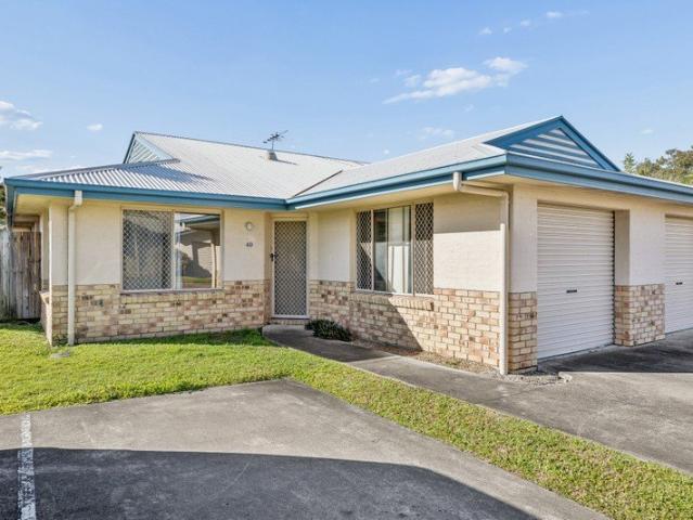 Spacious Villa Living with a Bonus Home Office & Resort Style Facilities
