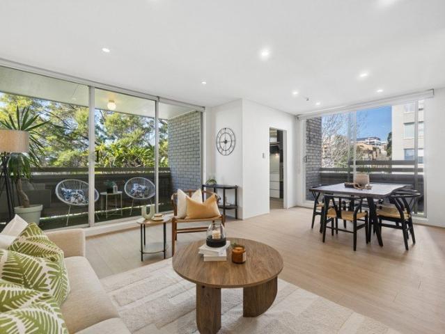 Spacious Villa Style Unit in the Heart of Miranda