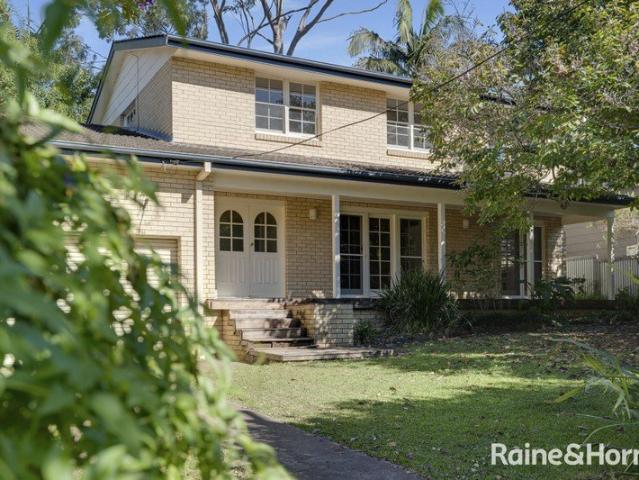 Spacious Village Home, Walk Everywhere