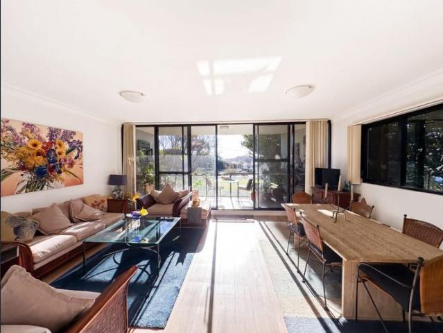 Spacious Waterfront Apartment with Resort Style Amenities PRIVATE APPOINTMENTS AVAILABLE