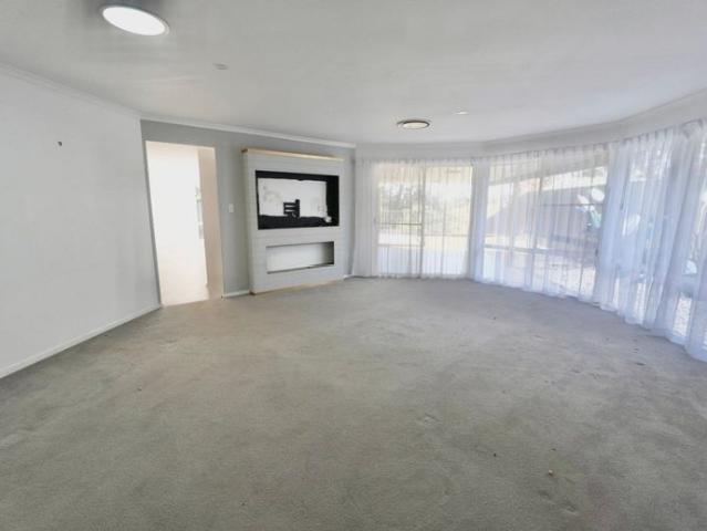 Spacious Waterfront Family Home with Pool and Four Car Accommodation