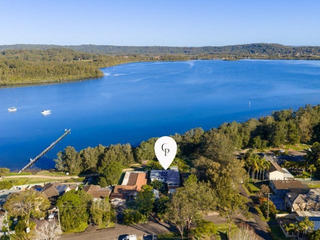 Spacious waterfront reserve home