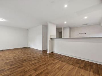 Spacious & Welcoming Villa with Secure Parking