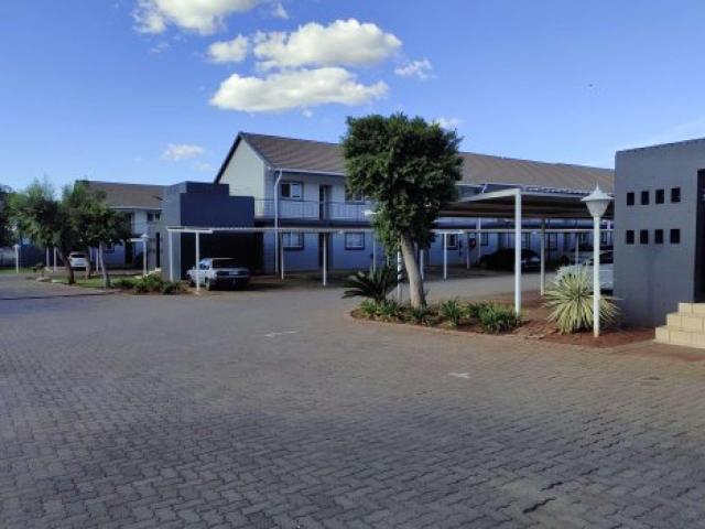 Spacious well maintained Apart for Rent in Annlin Place, Pretoria North. 1 October 2026