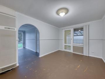 Spacious & Well Maintained Family Home in Convenient Munno Para Location