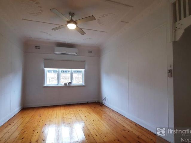 Spacious & Well Maintained Family Home in Prime Location!