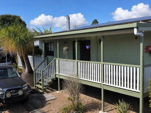 Relaxed Living in a Convenient Blackbutt Location