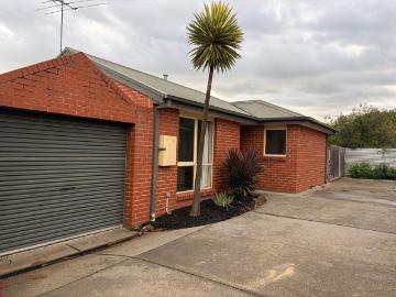 Spacious & Well Maintained Unit