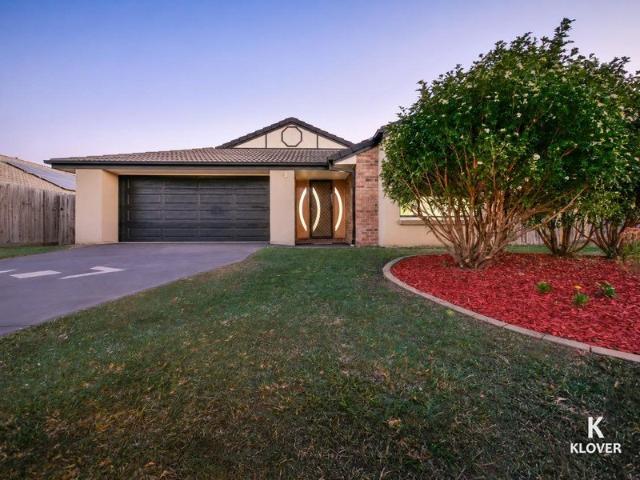 Spacious & Well Cared For Family Home in Regents Park!