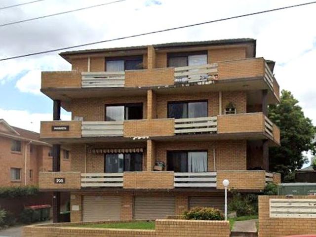 Spacious & Well Presented Two Bedroom Apartment with Lock Up Garage