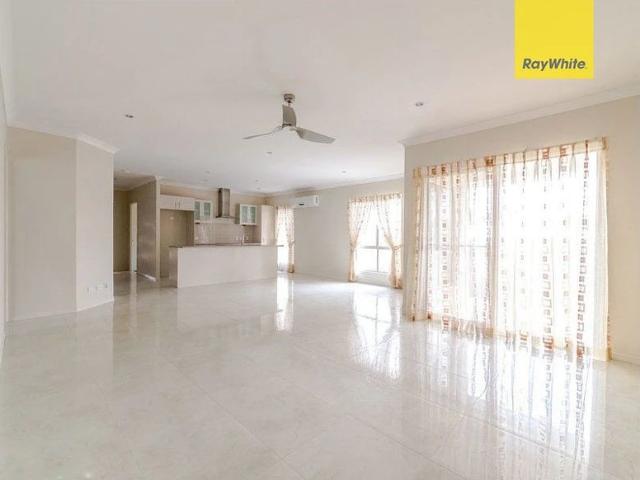 Spacious, well presented, low set family home in perfect location!