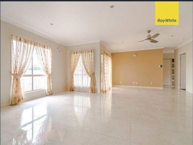 Spacious, well presented, low set family home in perfect location!