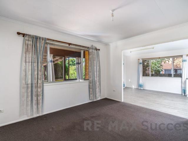 Spacious Wilsonton Home with Flexible Living Options