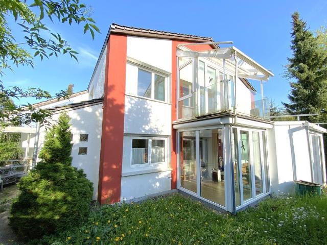 Spacious with Multiple Conservatories/Garden near University Hospital
