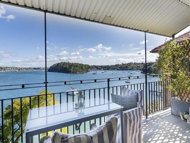 Spacious with middle harbour views