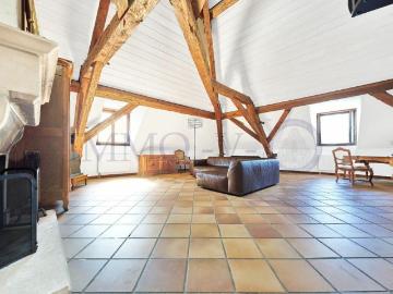 SPACIOUS WITH CHARACTER AND IDEAL LOCATION FURNISHED
