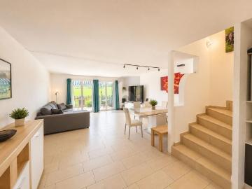 SPACIOUS WITH GARDEN AND BALCONY