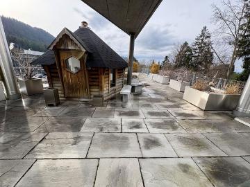 SPACIOUS WITH TERRACE AND SAUNA