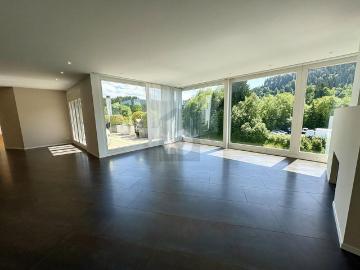 SPACIOUS WITH TERRACE AND SAUNA