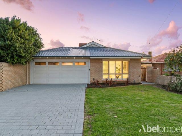 SPACIOUS YET SO COZY! Street Front Comfort with No Strata Fees