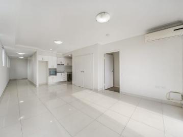 Spacious Accessible Apartment in Boutique Complex
