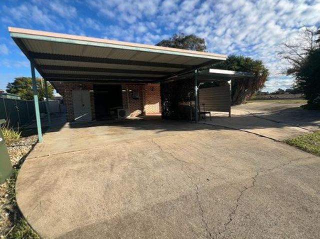 Spacious, Accessible 4 bedroom Unit