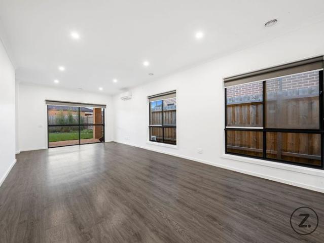 Spacious & Accessible 4 Bedroom Family Home in Mambourin