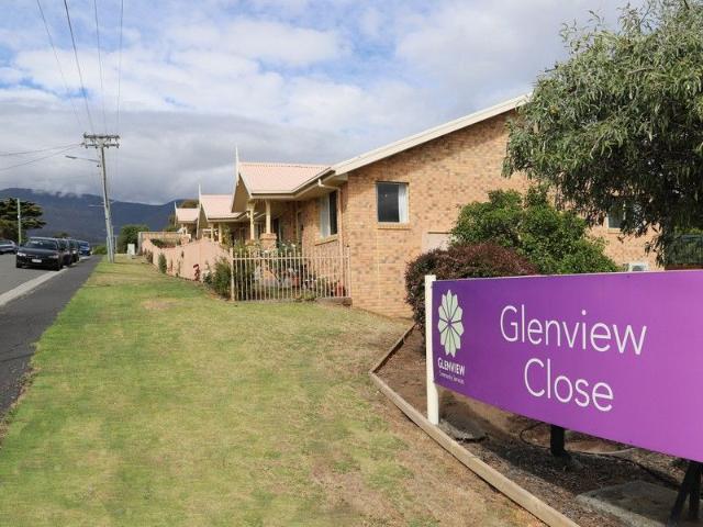 Spacious accommodation with River Derwent and district views