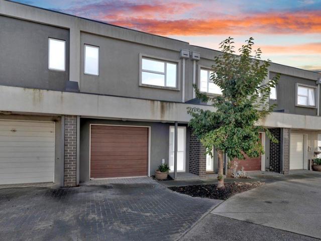 Spacious & Affordable 2 bedroom Townhouse