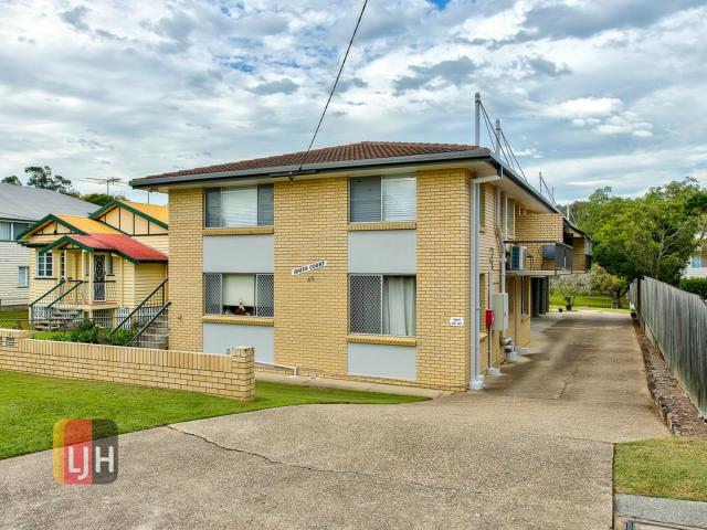 SPACIOUS AIR CONDITIONED 2 BEDROOM UNIT