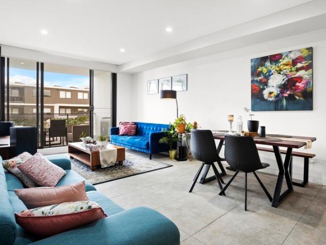 Spacious, ALAND Built Apartment, Within 10 Minute Walking Distance to Schofields Train Station & Village!