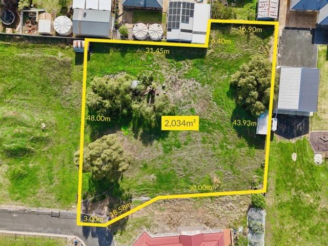 Spacious Allotment in Private Cul de Sac