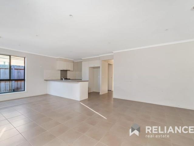 Spacious and Convenient Three Bedroom Family Home in Truganina!