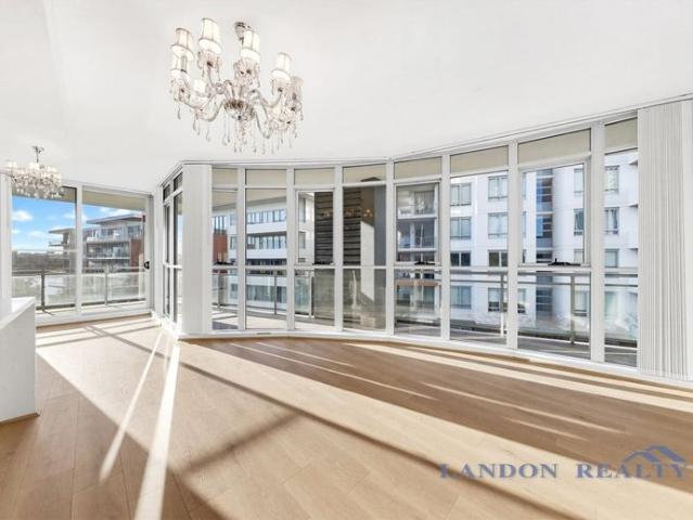 Spacious and convenient apartment with floorboards throughout