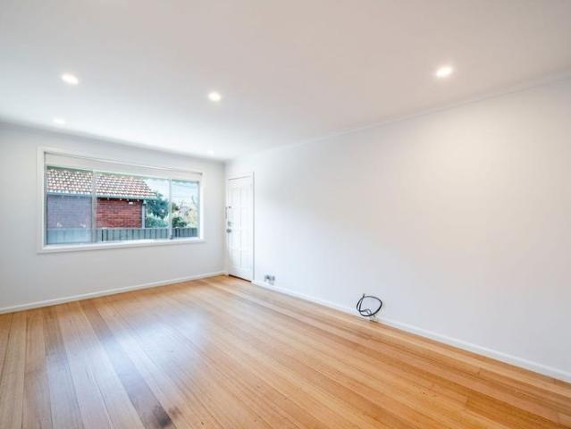 Spacious and conveniently located in Essendon