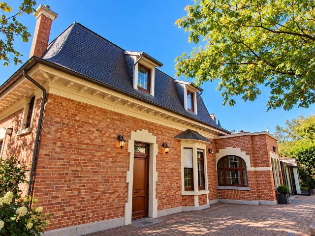 Spacious and Charming House with a large Garden