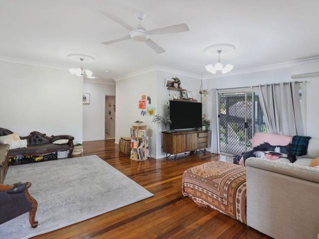 Spacious and Charming Little Mountain Home!
