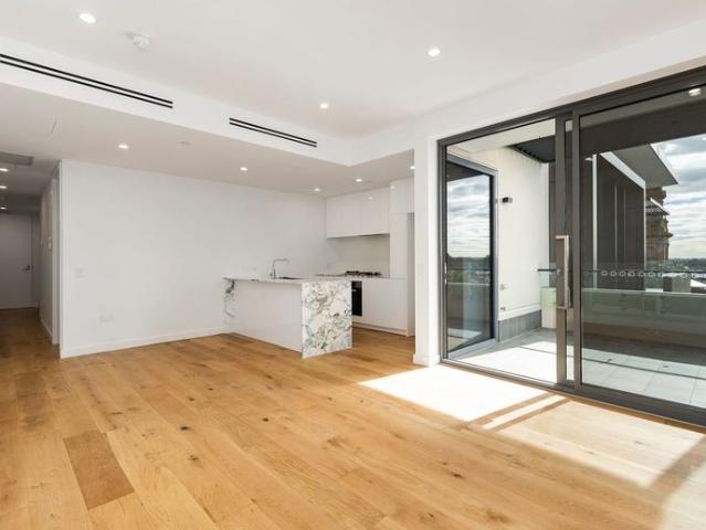 Spacious and Airy, Highly sought after Apartment