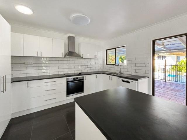 SPACIOUS AND BEAUTIFULLY PRESENTED UNFURNISHED FAMILY HOME IN THE HEART OF TRINITY BEACH!
